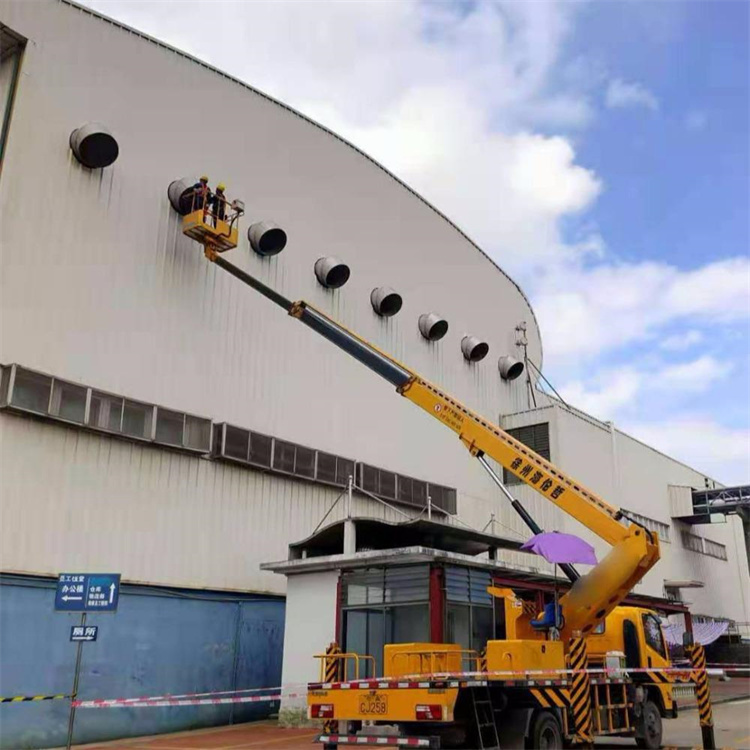 神湾镇高空作业车出租服务：专业广告牌安装解决方案